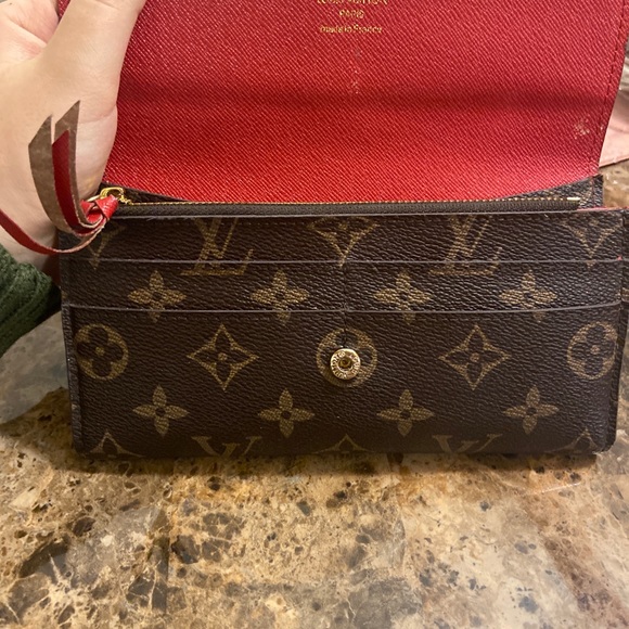 Louis Vuitton Wallet (used) not damaged - Picture 7 of 10